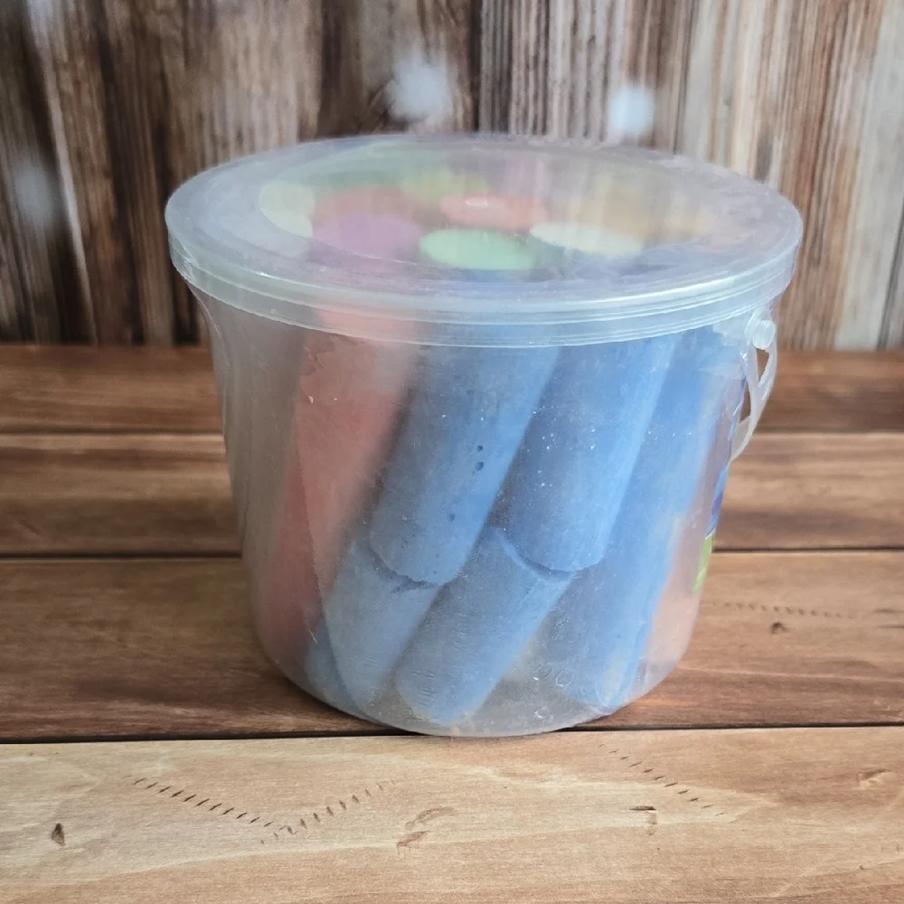 CHALK TAILS JUMBO BUCKET